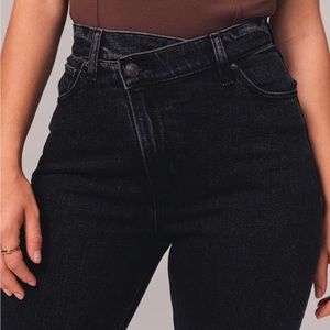Abercrombie & Fitch 90’s slim straight jeans NWT